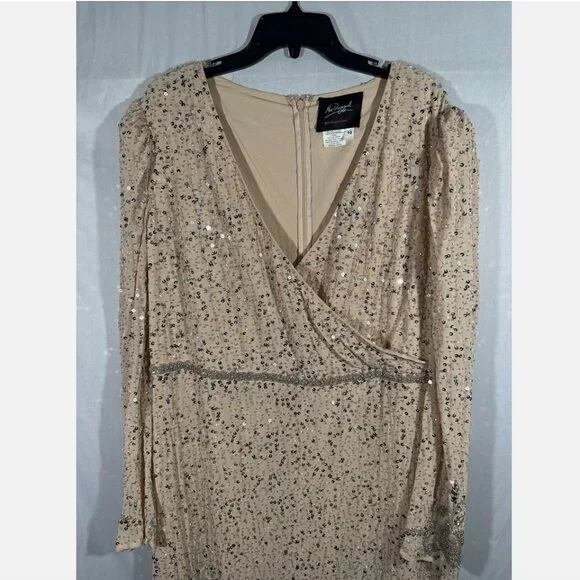 NEW $598 Mac Duggal [ 10 ] Sequin Floral Embellished Long Sleeve Gown Nude #Q458